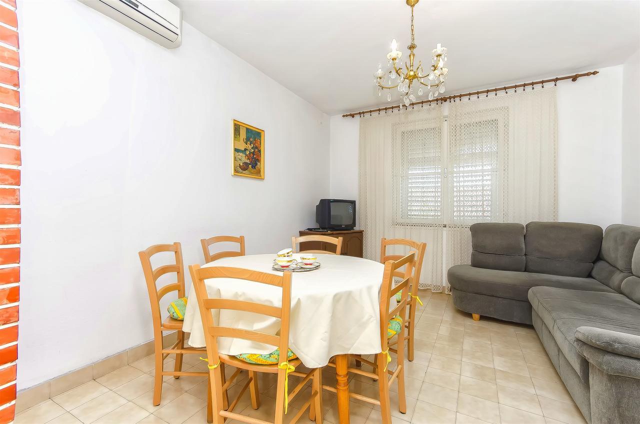 Apartment Niko Vodice Ngoại thất bức ảnh