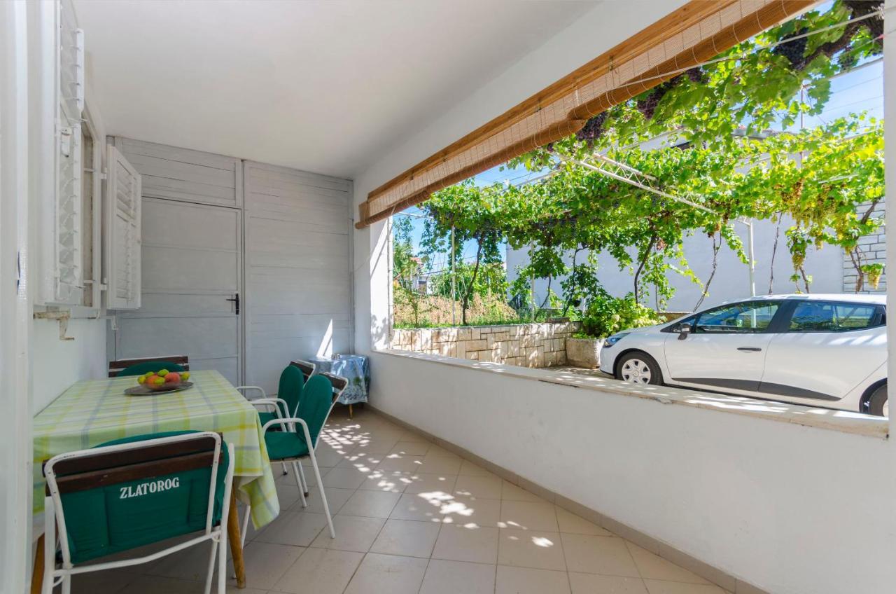 Apartment Niko Vodice Ngoại thất bức ảnh